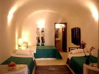 Antithesis Caldera Cliff Santorini Hotel Fira (Santorini)